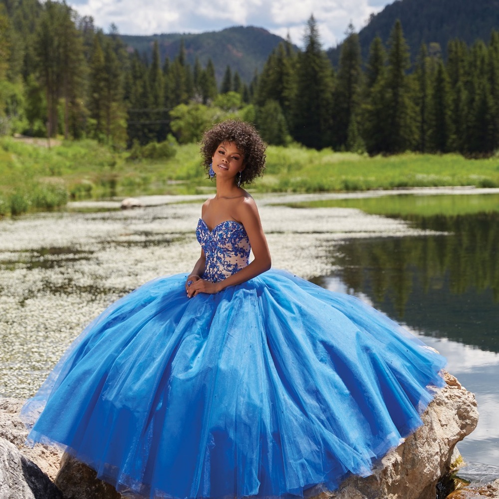 Prom Ballgown with Sweetheart Neckline